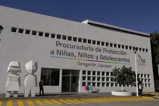 40266311283_88cb0f61e2_z