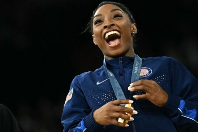 SimoneBiles_oro