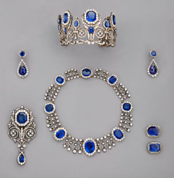 Louvre_TiaraCoronaMaríaAmelia