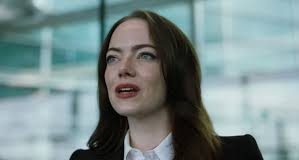 Emma Stone consolida su sello disruptivo rumbo a un nuevo reconocimiento por Bugonia