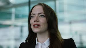 Emma Stone consolida su sello disruptivo rumbo a un nuevo reconocimiento por Bugonia